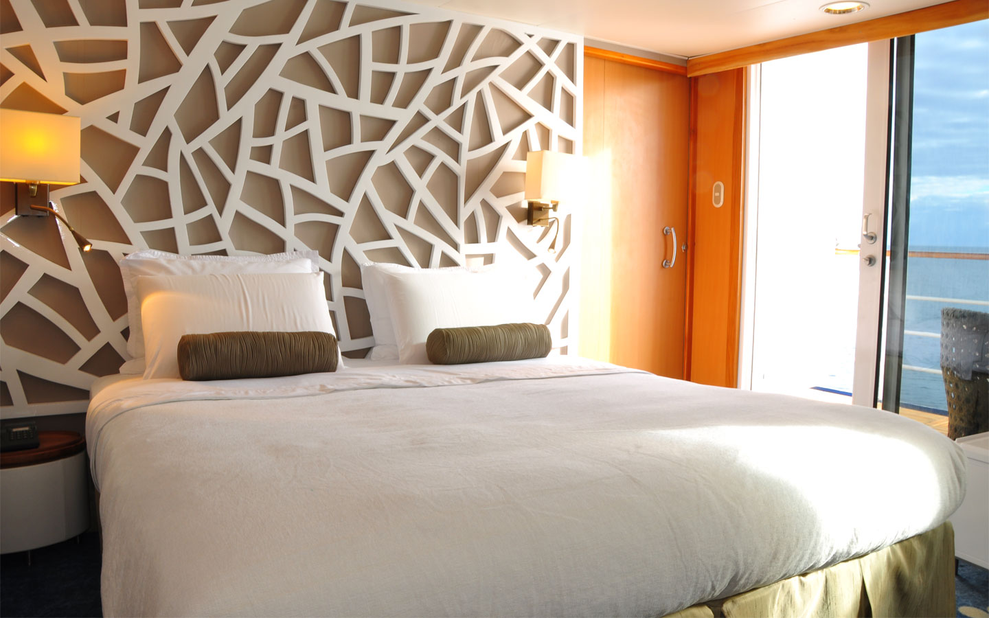 2-GpsLegend-Balcony-matrimonial