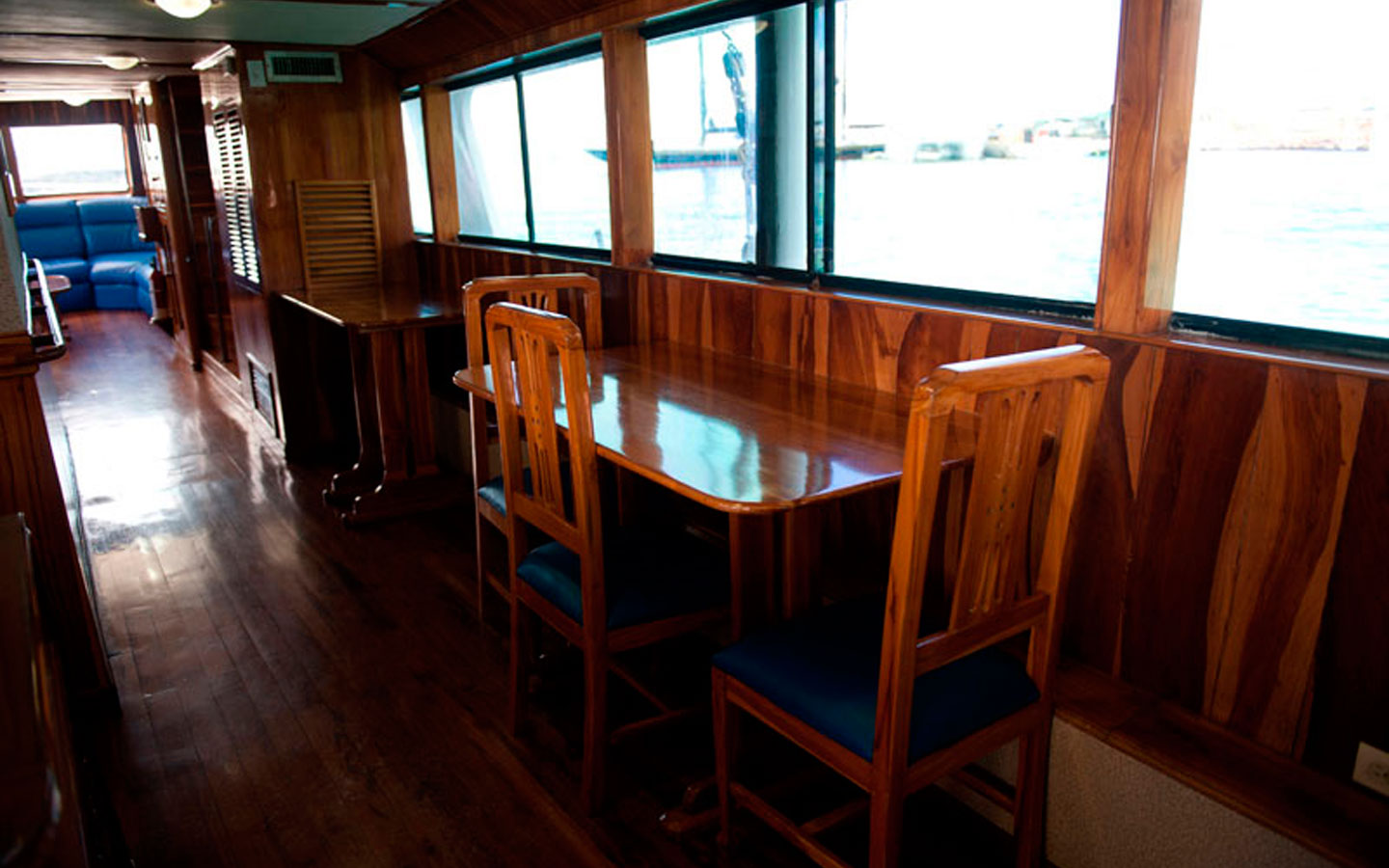 4-golondrina-yacht-galapagos-cruises-on-line