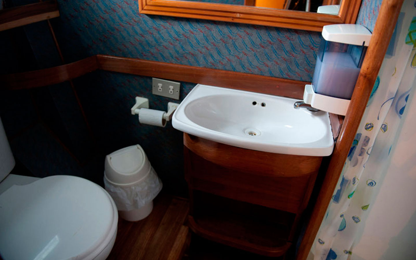 5-golondrina-yacht-galapagos-cruises-on-line