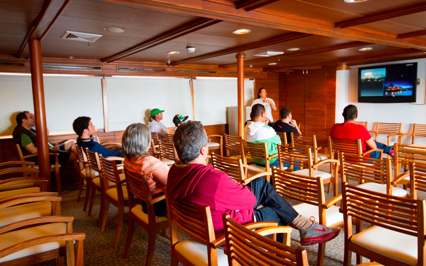 6-GpsLegend-Auditorium