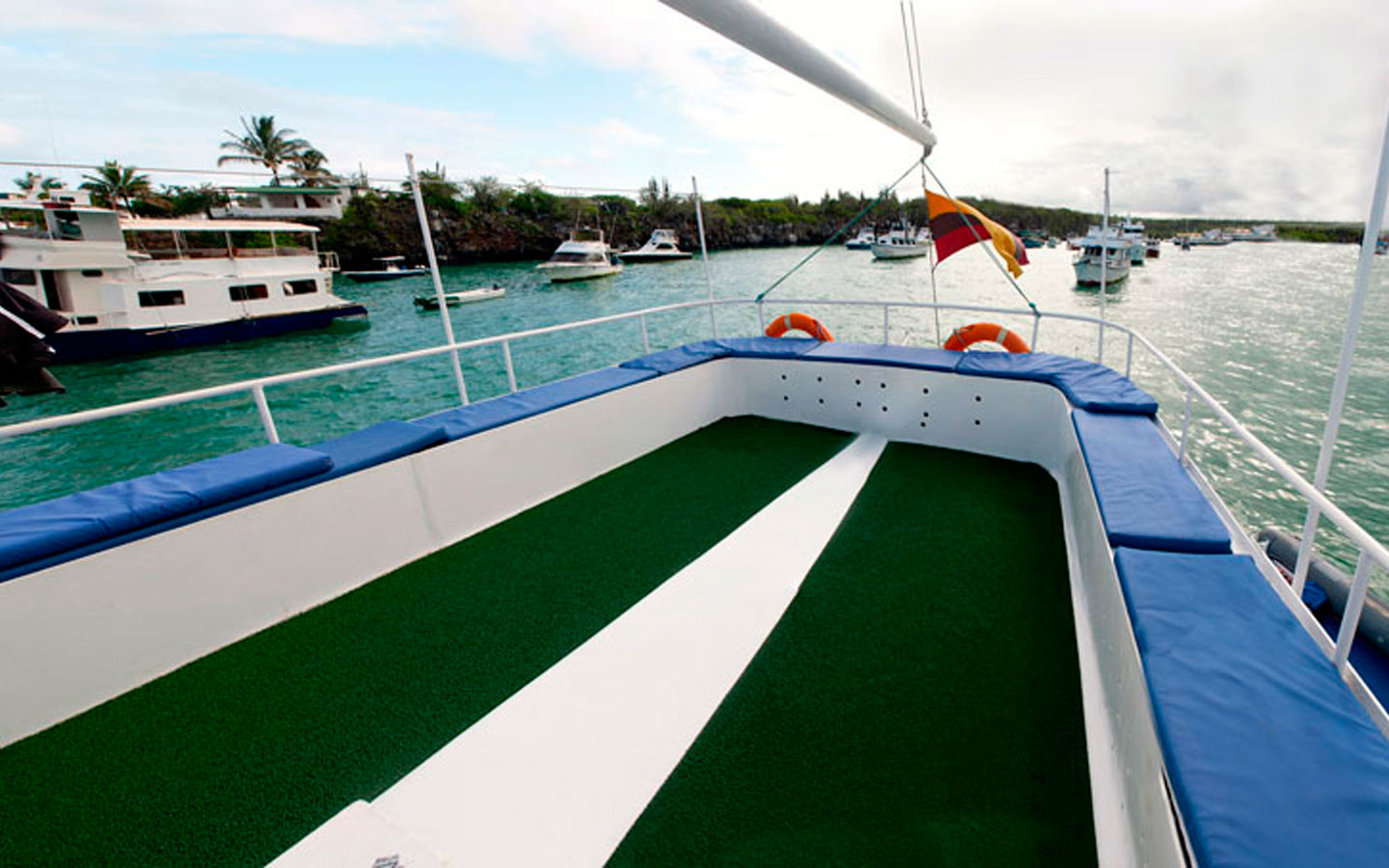 9-golondrina-yacht-galapagos-cruises-on-line