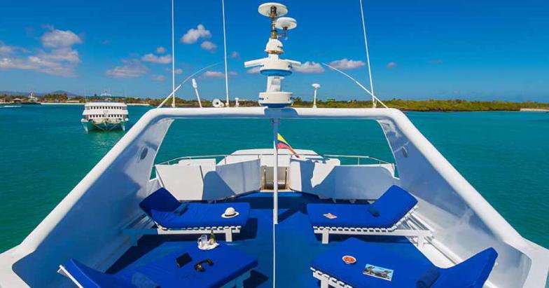 koln-galapagos-yacht-exterior-sundeck