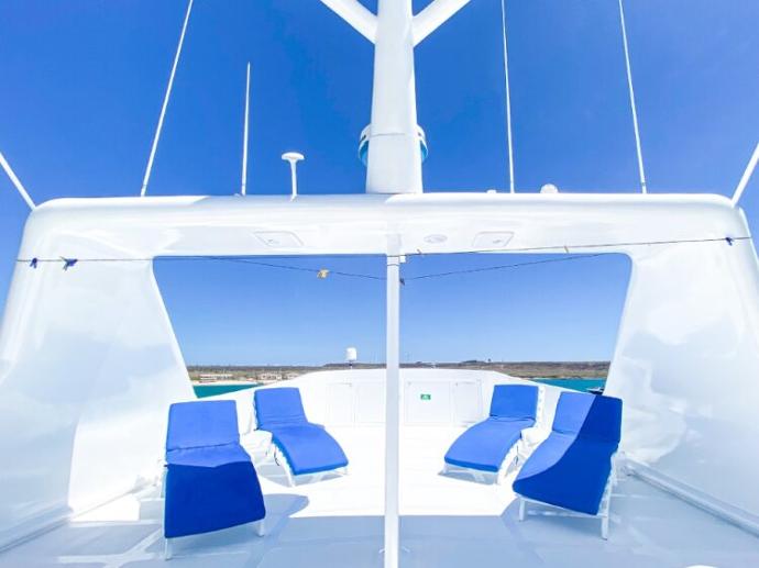 koln-galapagos-yacht-exterior-sundeck2