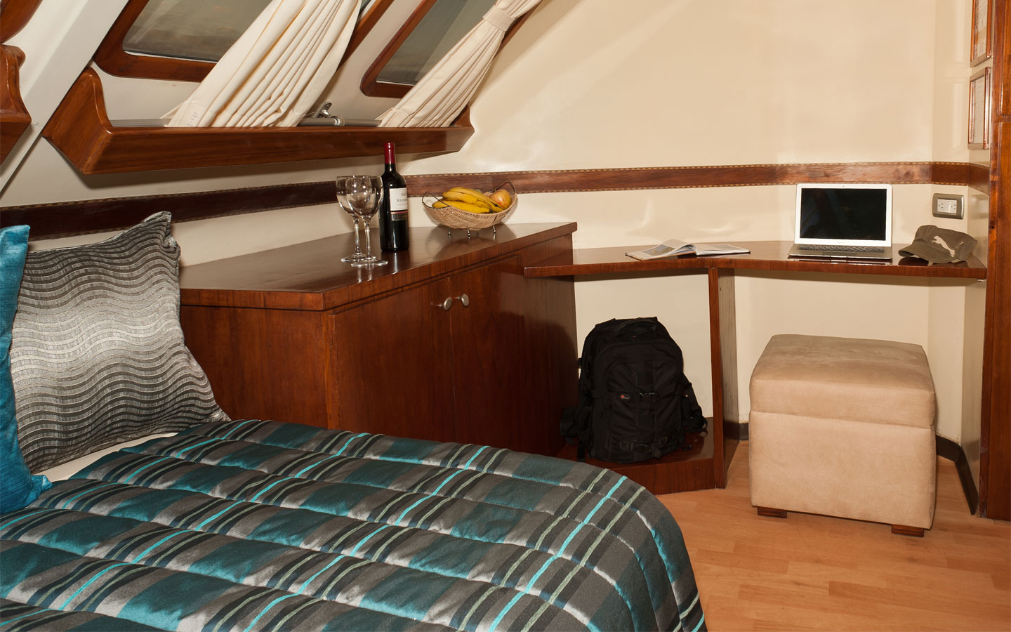 seaman2-cabina-con-computadora