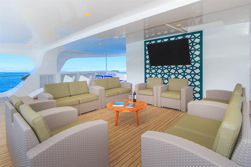 tip-top-exterior-area-social-externa