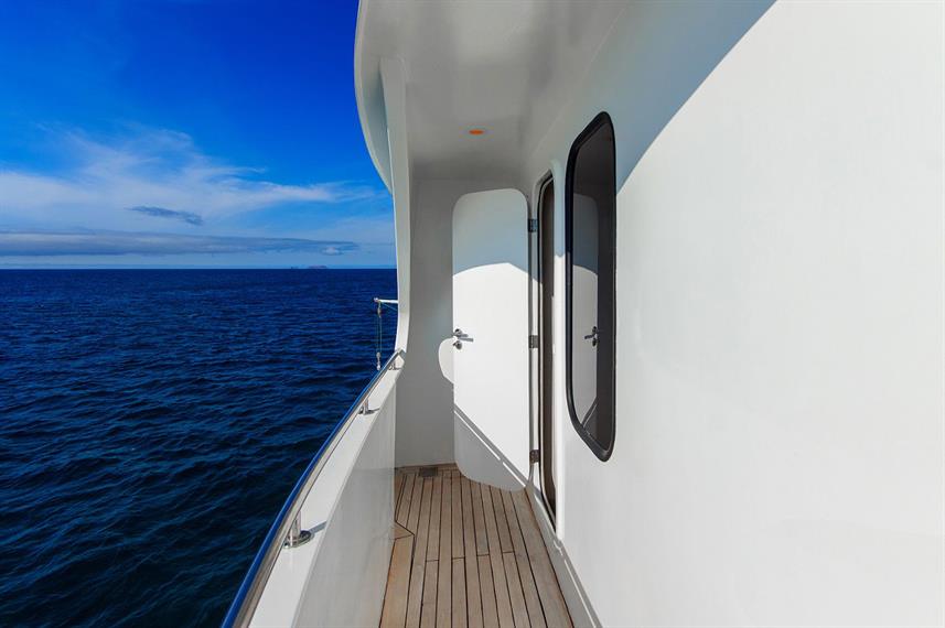 tip-top-exterior-balcony